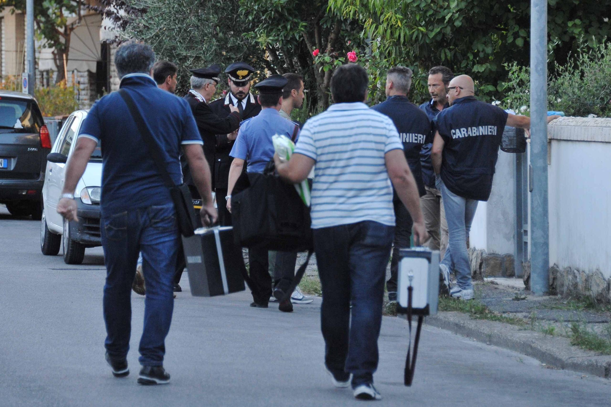 Uccide La Moglie E Poi Si Suicida Funerali Separati Per Maria E Domenico