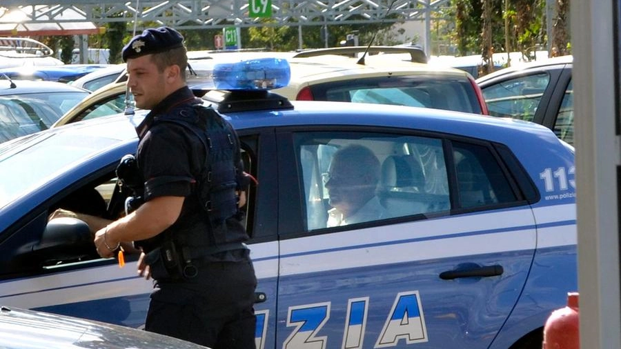 Polizia in azione (foto di repertorio Attalmi)