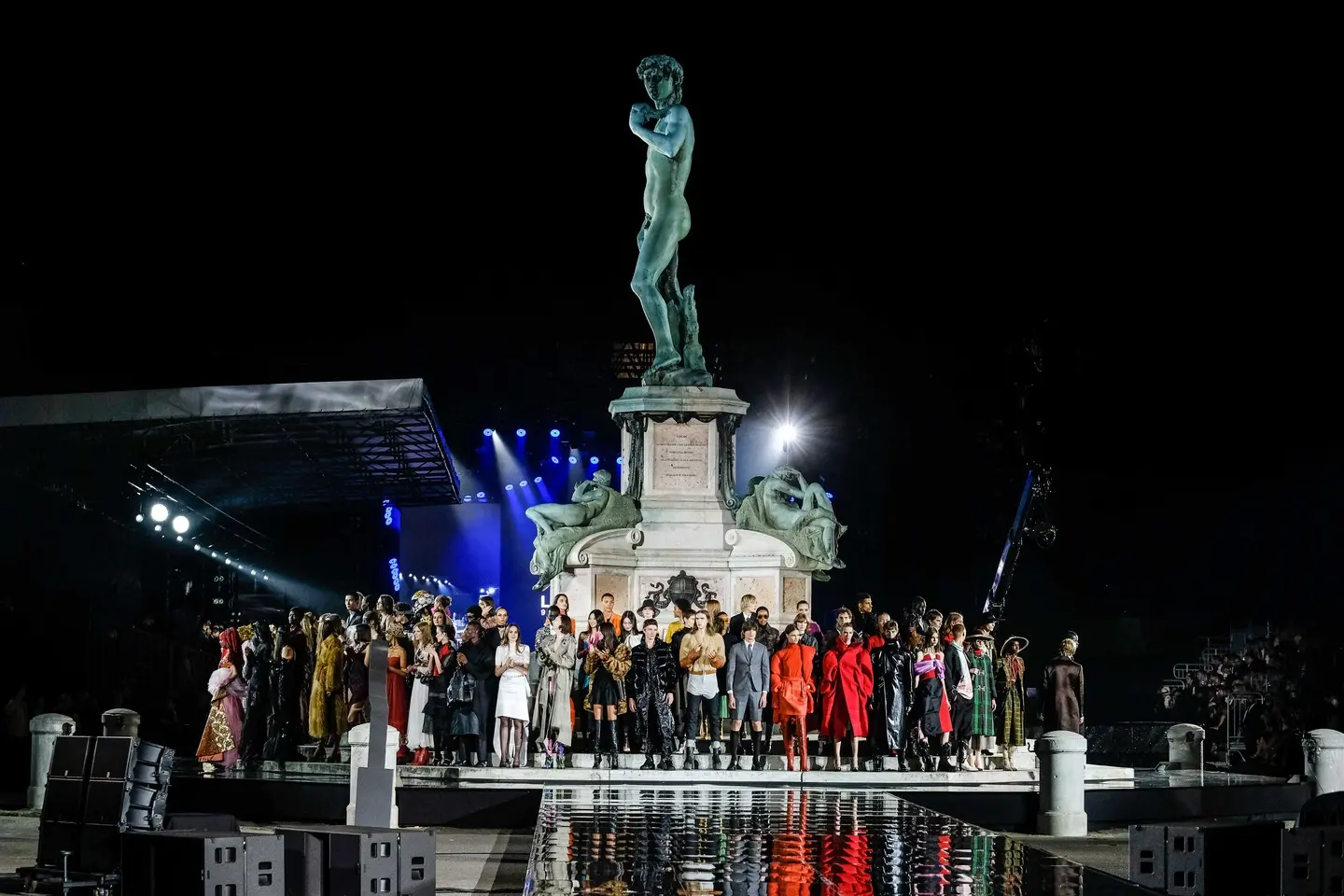 Firenze e la moda: sfilata al piazzale Michelangelo, top model e vip per il super show