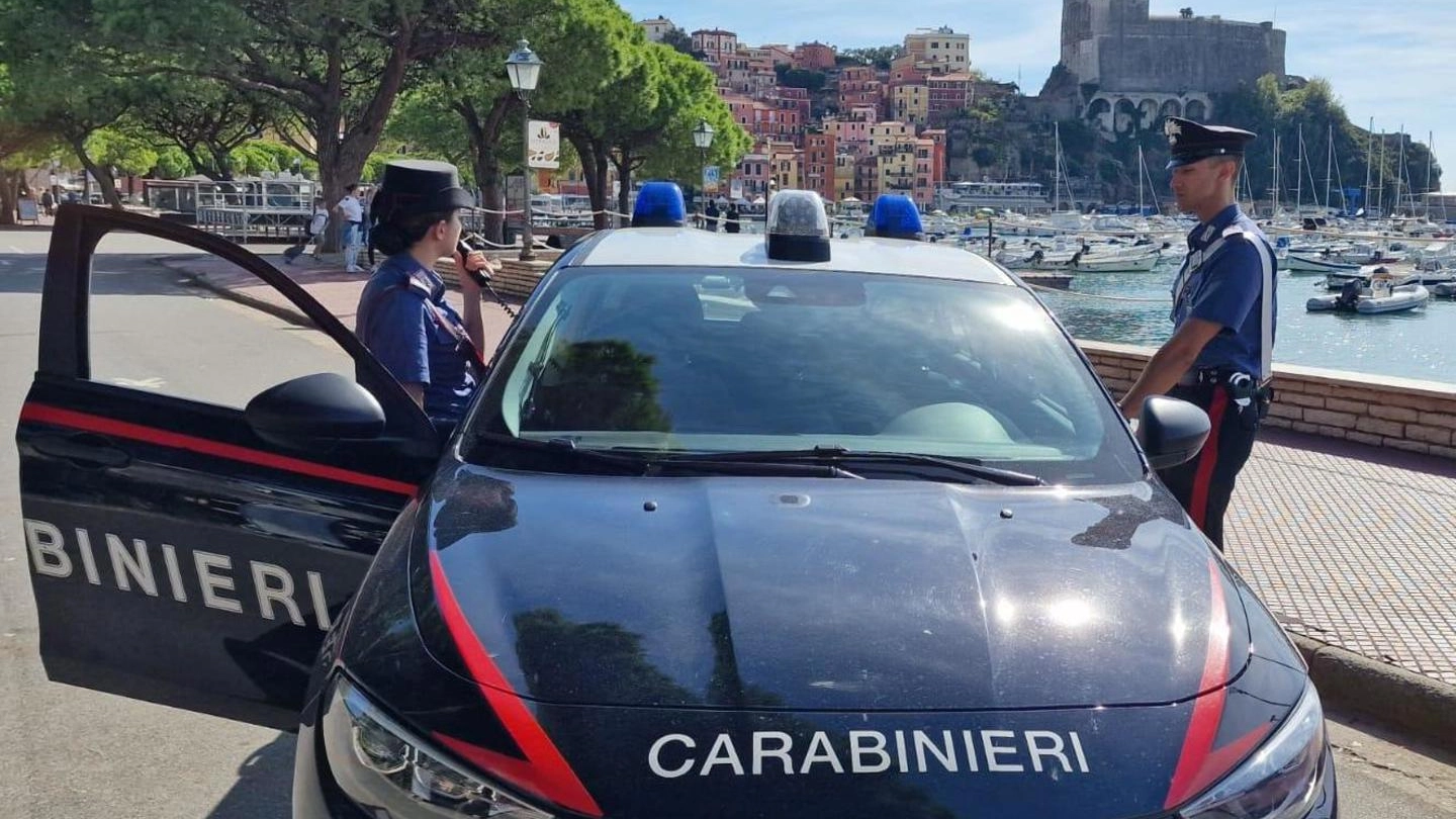 I carabinieri di Lerici hanno arrestato l’artigiano di 34 anni che ha stalkerizzato una vigilessa di 45 anni