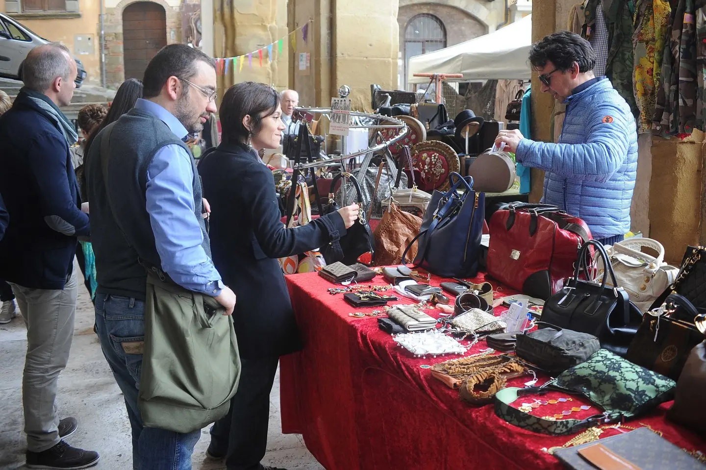 25 aprile, Fiera a sorpresa: non antiquaria ma con i suoi operatori e maxipiazza del gusto