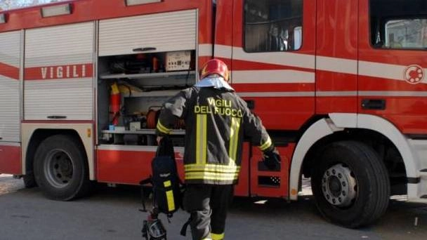 Vigili del fuoco al lavoro in via XX Settembre