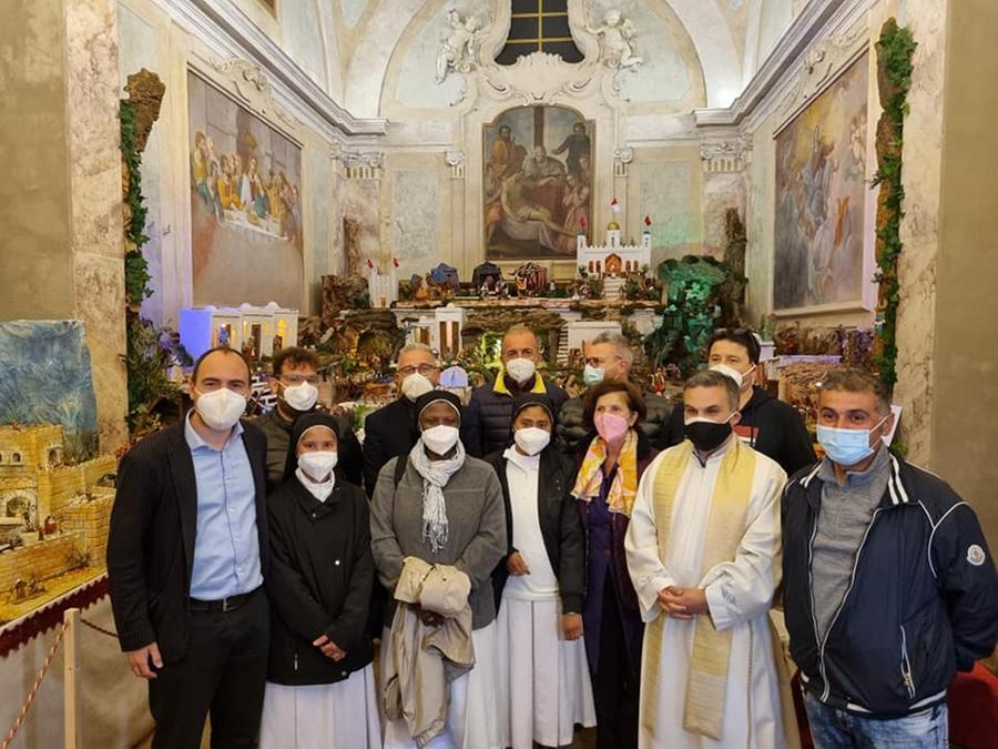 Curiosità, nella parrocchia Gesù Redentore spunta il presepe di Pasqua