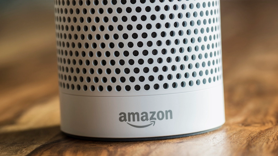 Amazon Echo con Alexa, l'assistente vocale intelligente