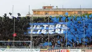 Calcio, la Curva Nord torna in trasferta. Gli ultras pisani stasera a Olbia