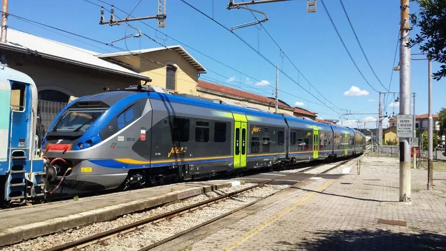 Disservizi per Covid in Toscana, l'elenco dei treni soppressi oggi: ecco dove