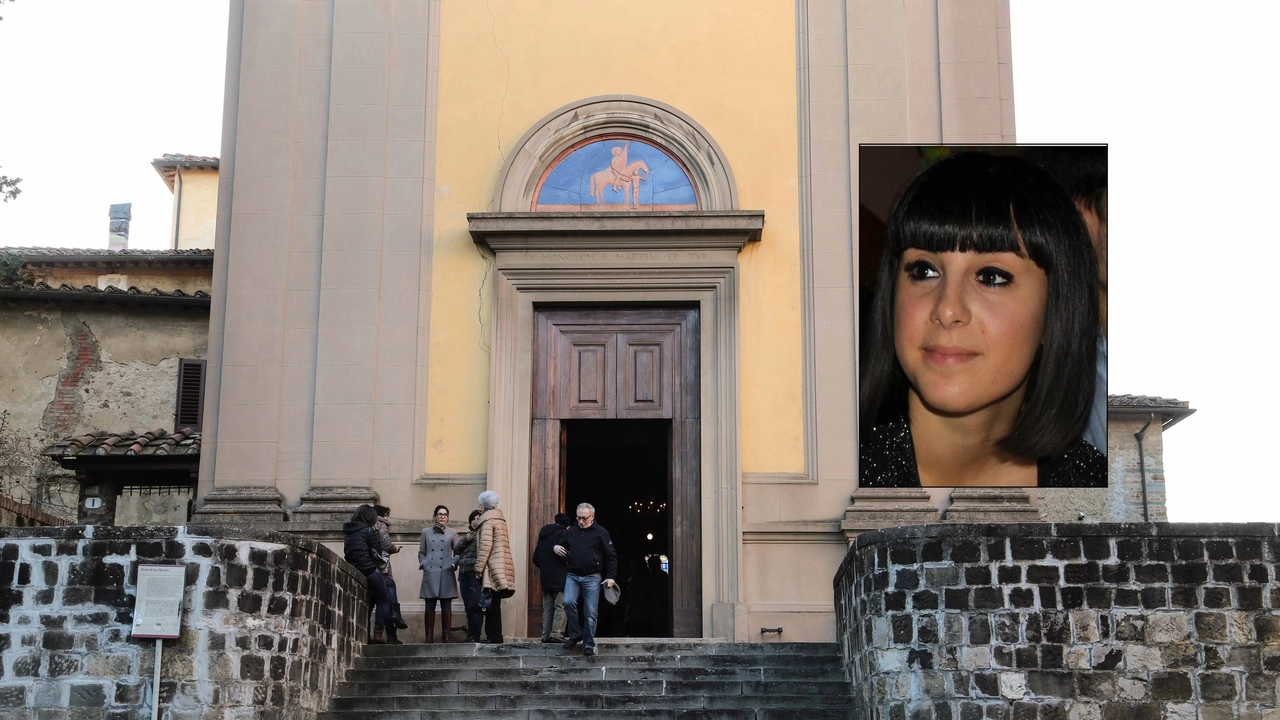 La chiesa dove è stata allestita la camera ardente, nel riquadro Valentina Gallo