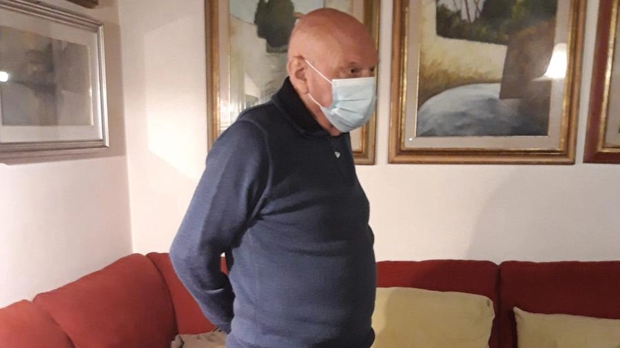 Giovanni, l'anziano che vuole "donare" il suo vaccino