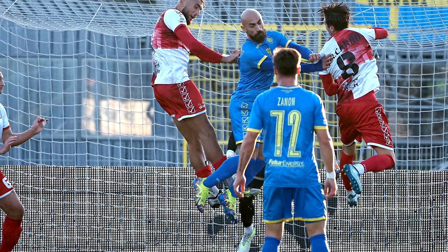 Carrarese ko a Rimini. Gira tutto storto. Morra affonda, giornata da dimenticare