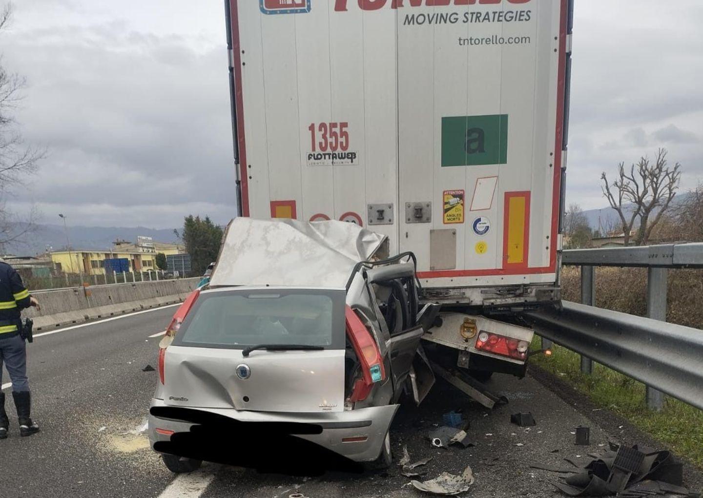 Donna Morta In Autostrada, Proseguono Le Indagini