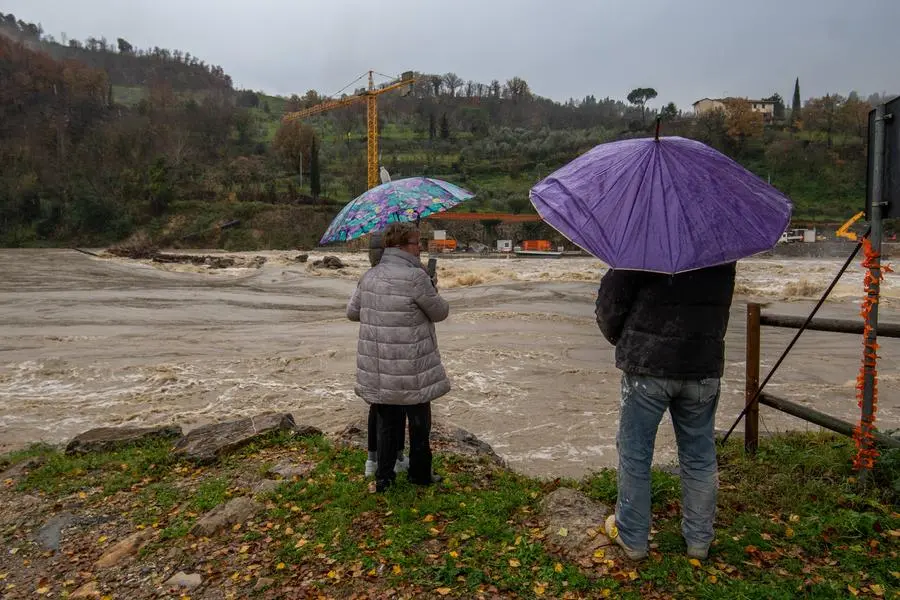 Maltempo Toscana: temporali, vento e pioggia nella notte: fiumi oltre i livelli di guardia