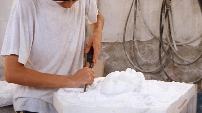 Il Made in Italy passa dall’alabastro. Volterra scelta dal colosso Airbnb