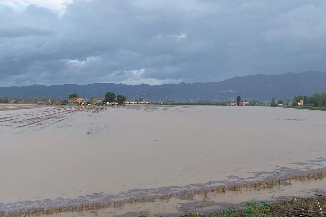 Gli effetti del nubifragio tra Toscana e Liguria (foto da Facebook)