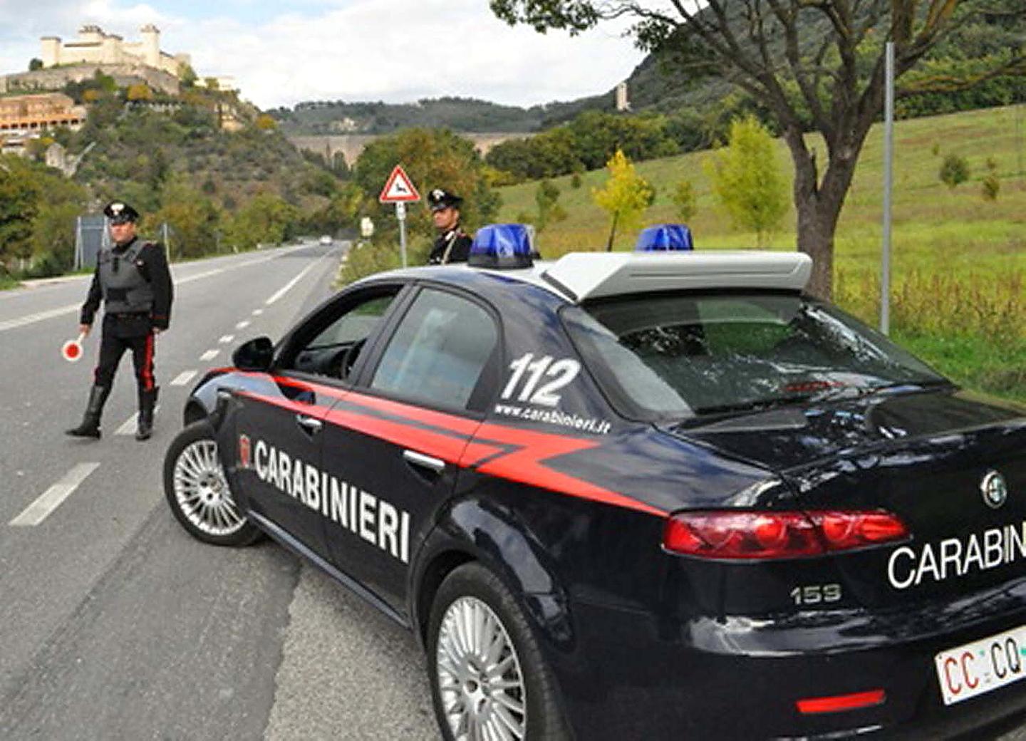 Spacciatore Tenta La Fuga Nel Bosco. Inseguito E Catturato Dai Carabinieri