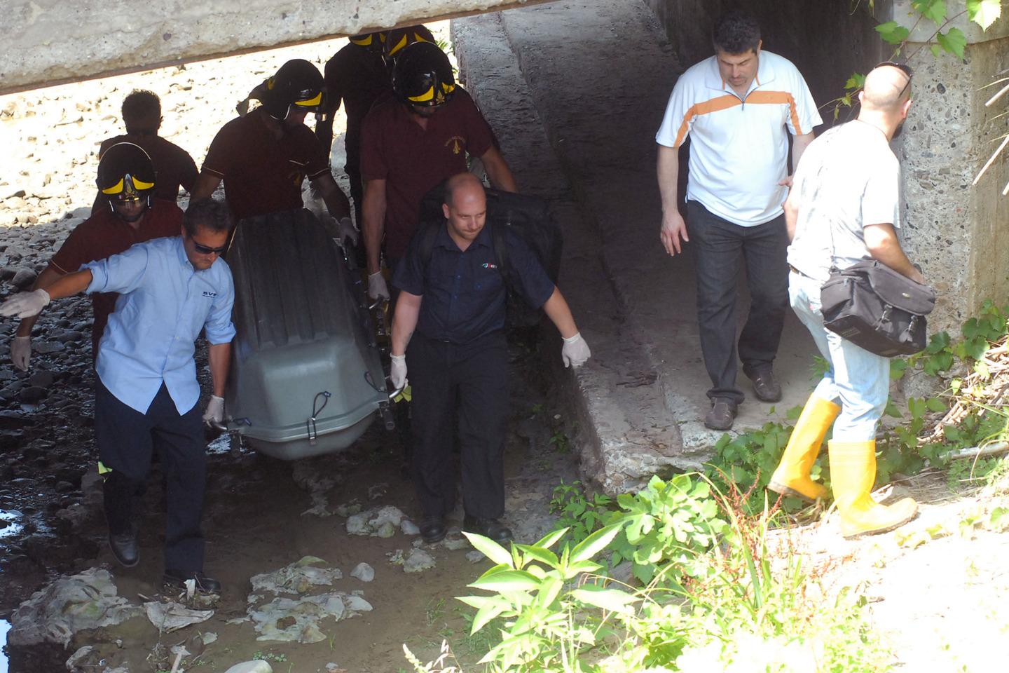 Mistero Trovato Un Cadavere Nel Torrente Parmignola Indagini In Corso