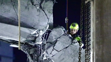 Crollo di Firenze, la mensola non ha retto. Così è cominciata la strage nel cantiere di via Mariti