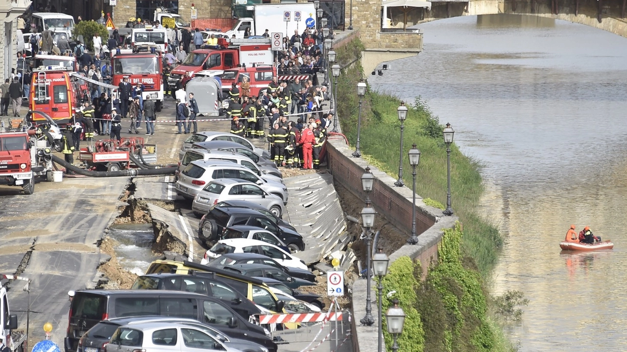 Crollo nel lungarno Torrigiani