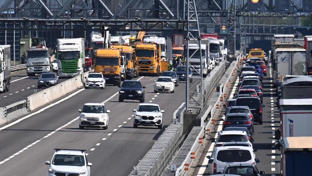 Autostrade in Toscana aumentano i pedaggi la mappa dei rincari