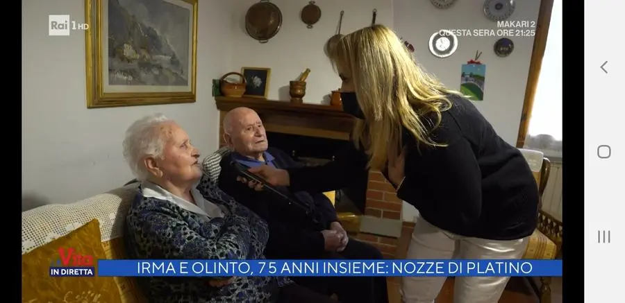 Olinto e Irma, 75 anni di matrimonio: "Un bacio ogni mattina. Solo la guerra ci ha diviso"