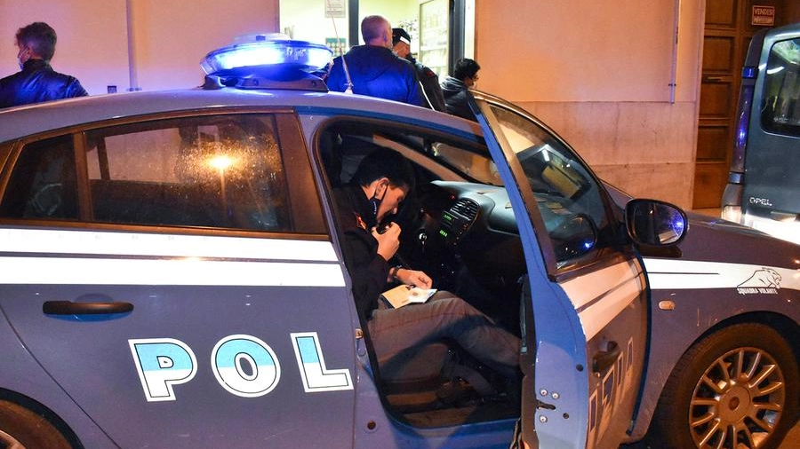 Un'auto della polizia