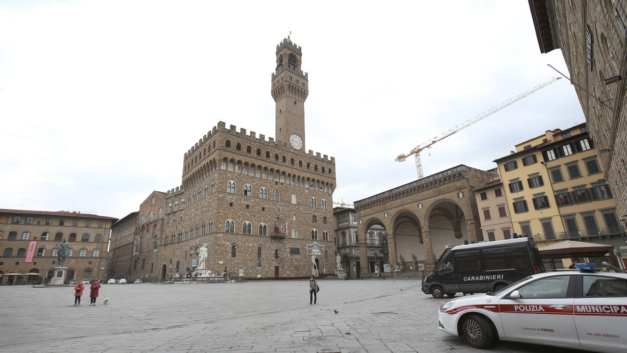 Firenze, piazza Signoria deserta