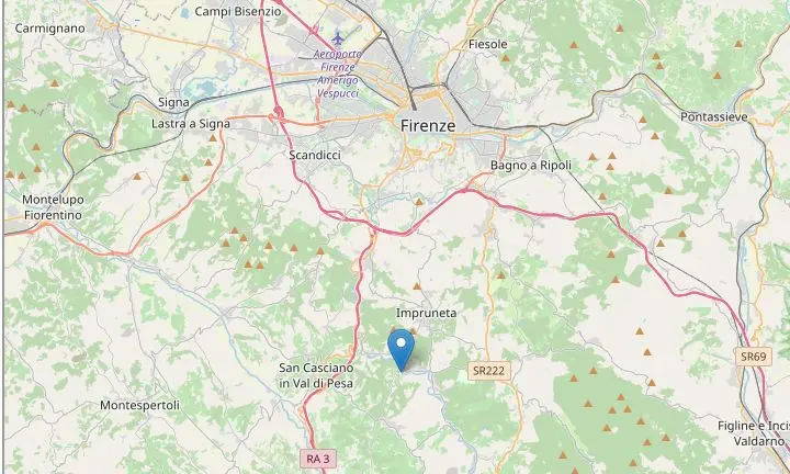 Terremoto, cresce la paura. Alle 23,12 la scossa più forte: trema mezza Toscana