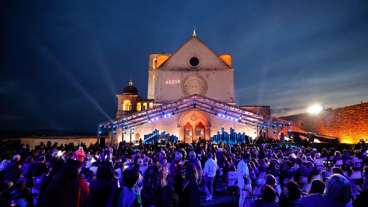 “Con il Cuore” da Assisi, successo di ascolti con Carlo Conti per gli alluvionati dell’Emilia-Romagna