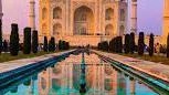 Al gran cospetto del “Taj Mahal“