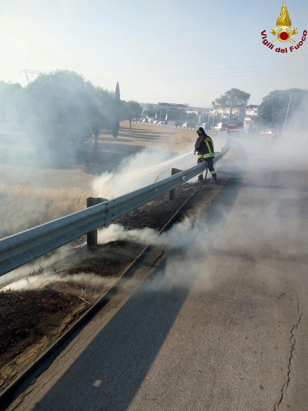 Incendi nel Grossetano il fuoco non dà tregua FOTO