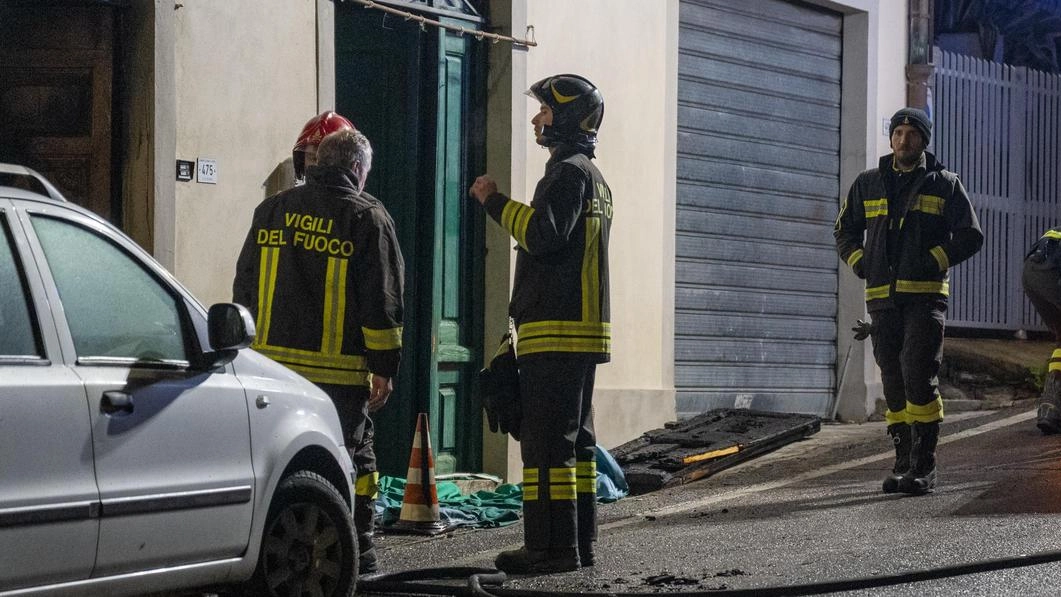 Casa in fiamme a Osteria Nuova. Coppia di anziani muore in trappola. Un cortocircuito la principale ipotesi