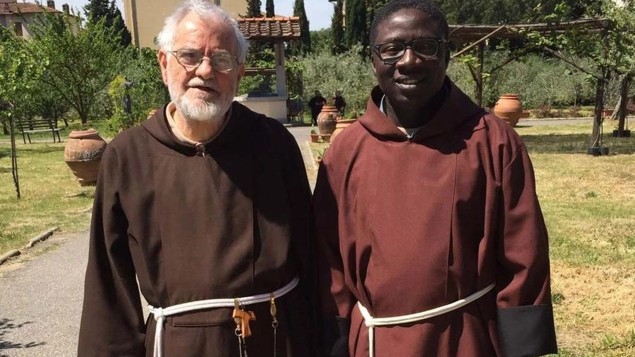 Padre Mariano con padre Mosè, al convento dei padri cappuccini di Pontedera