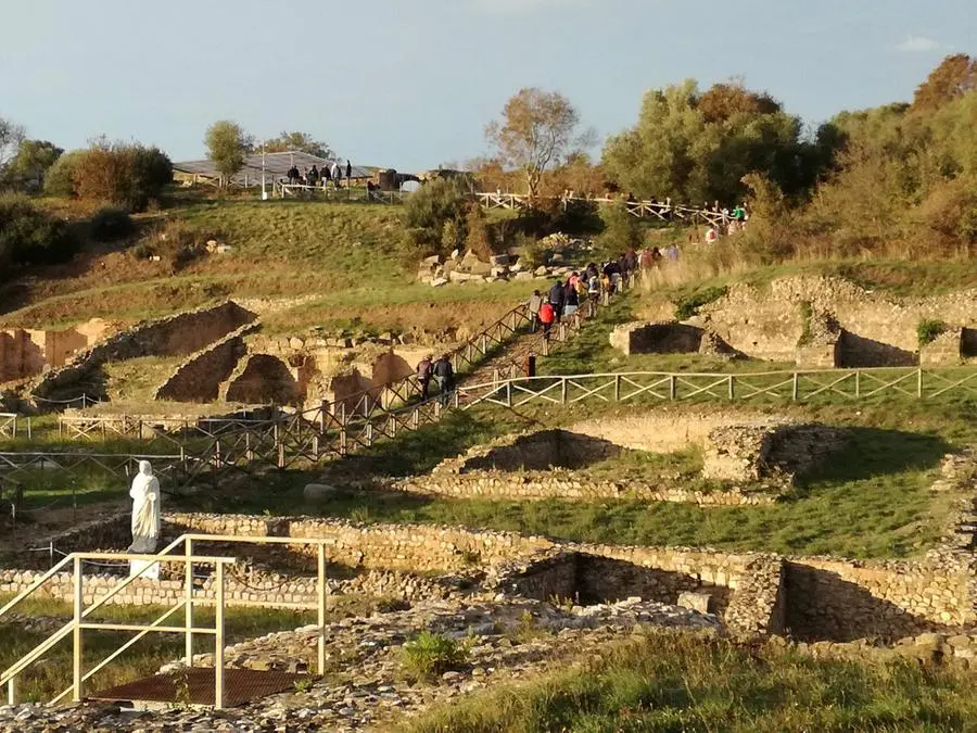 In volo sulla bellezza: il parco di Roselle e la Villa di Poggio a Caiano viste dai droni