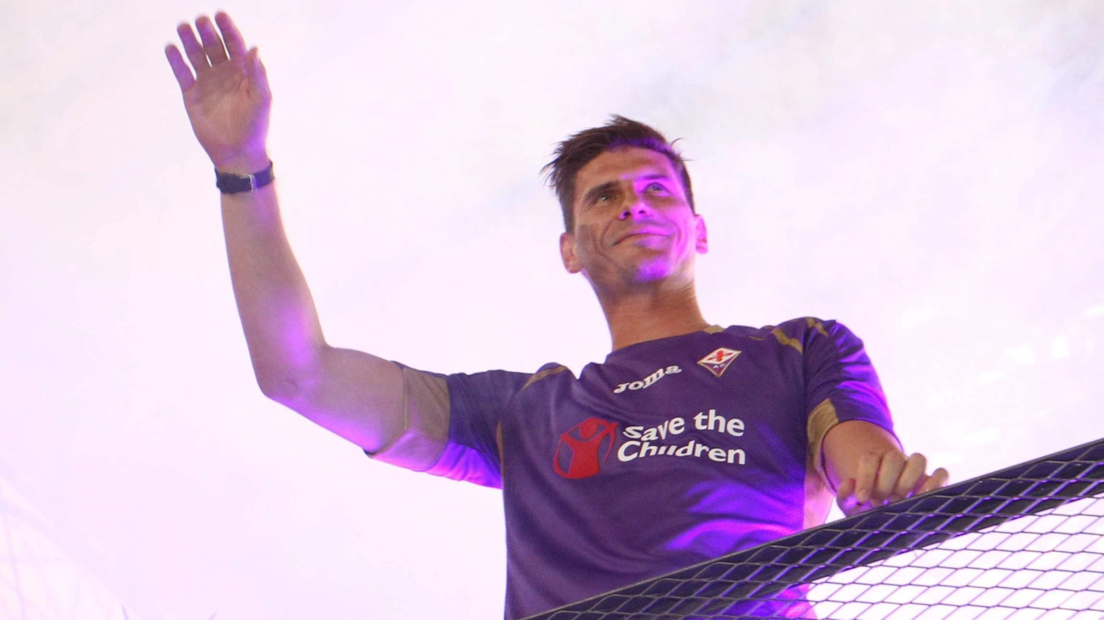 Mario Gomez con la nuova maglia della Fiorentina (Fotocronache Germogli)
