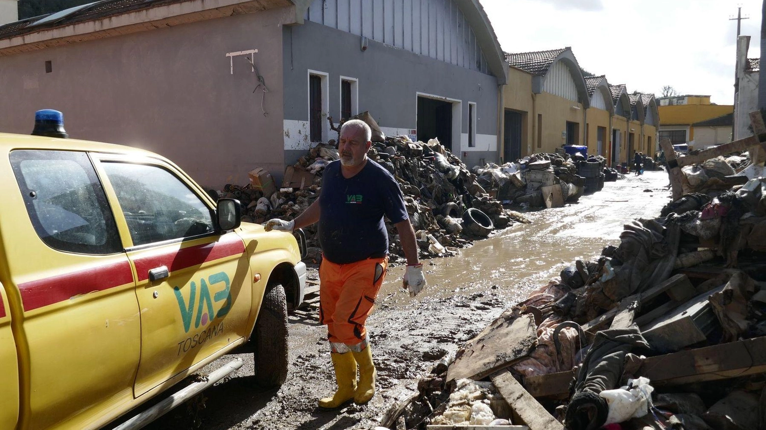 Il grande abbraccio. Un aiuto per la Toscana. I soldi offerti dai lettori donati a chi ha bisogno