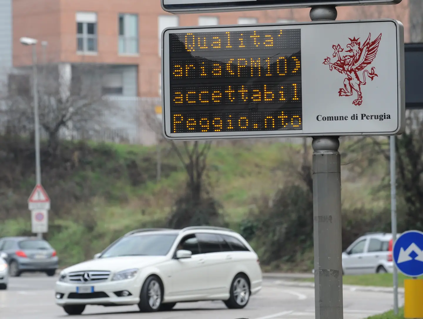 Perugia sotto la cappa dello smog. Blocco del traffico