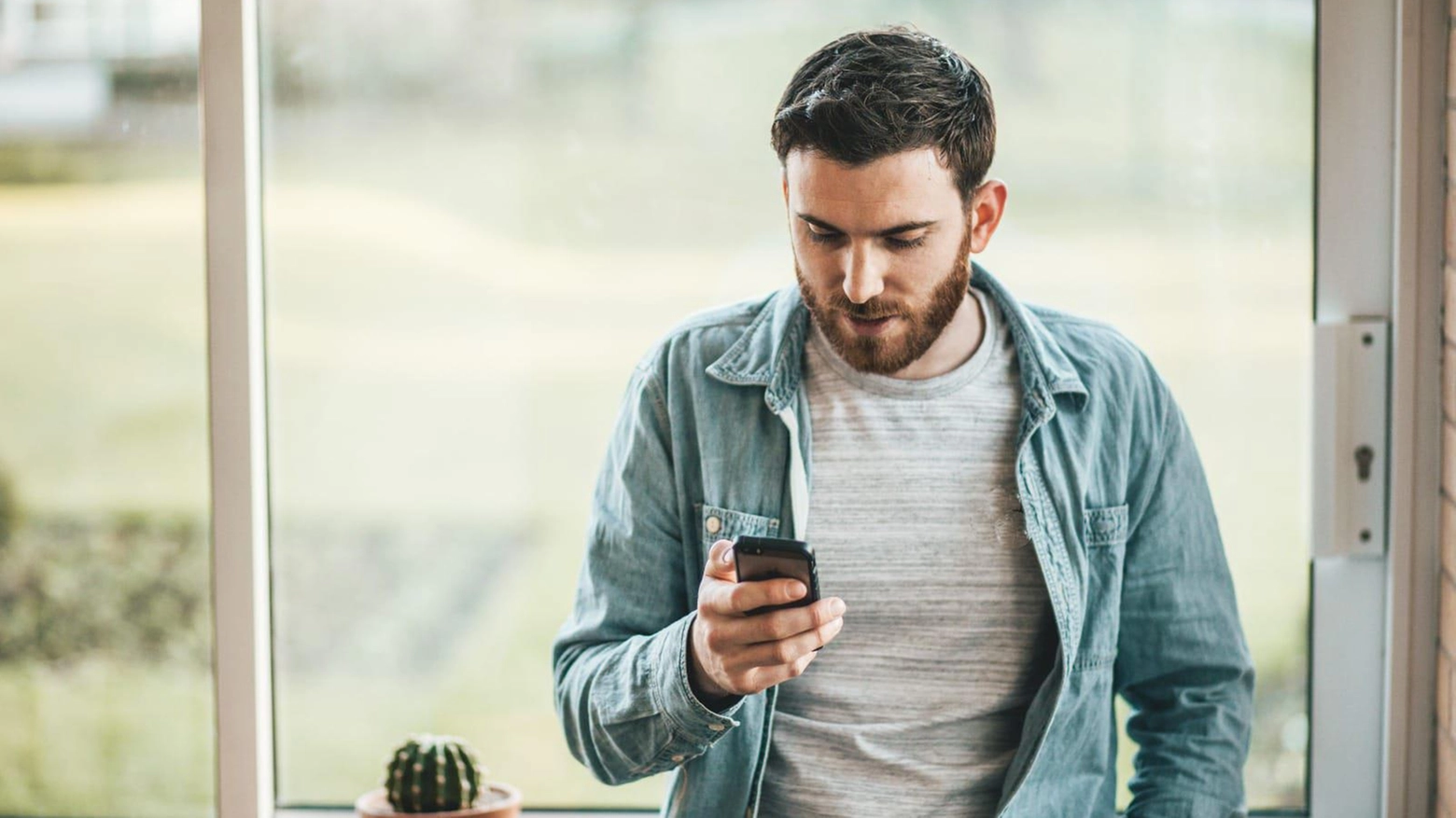 Sempre più truffe per telefono con richieste di dati personali e codici (foto archivio)