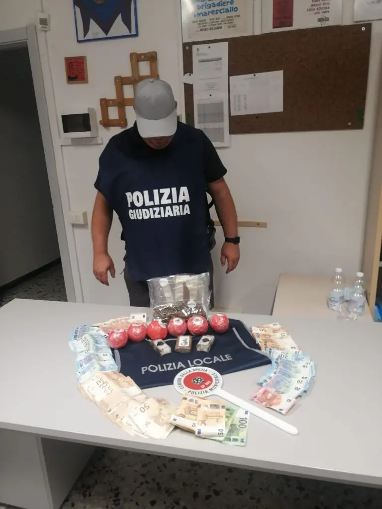 Arrestato 25enne spezzino incensurato con oltre un chilo e mezzo di droga