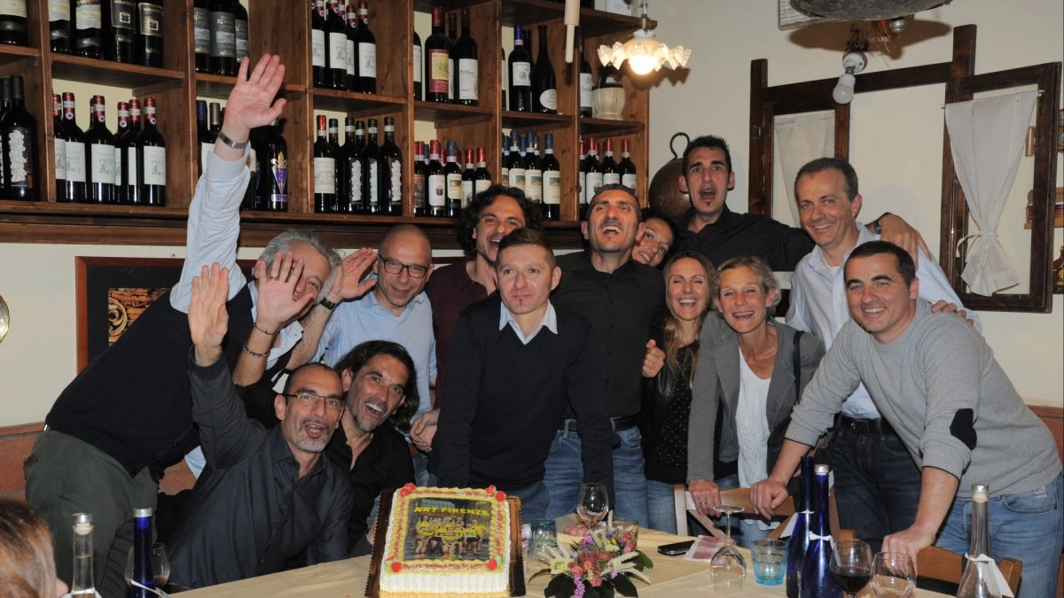 Foto di gruppo per la Nrt Firenze (foto Regalami un sorriso onlus)