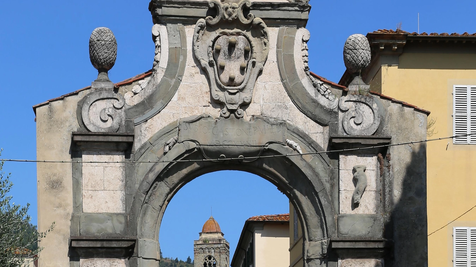 Porta Fiorentina da restaurare  Banca di Pescia stanzia i fondi  I lavori partiranno da settembre