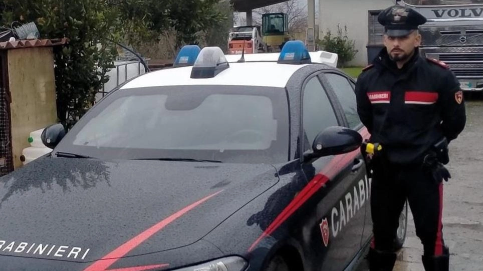 Carabinieri Pizzicato con 7 chili di hashish in auto