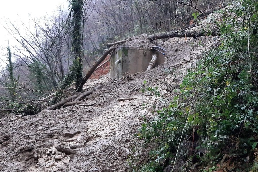 L’area sopra Giaredo con la frana che ha investito l’impianto