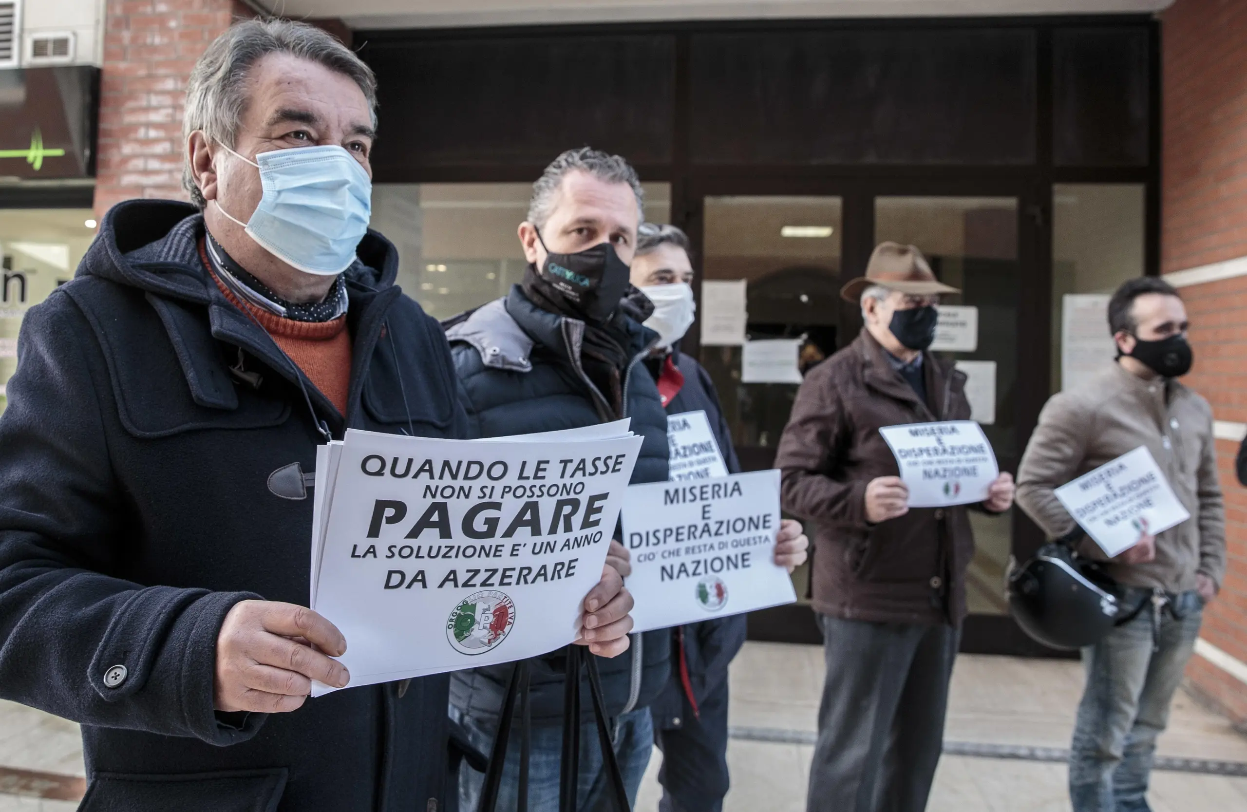 "Spremuti dalle tasse"