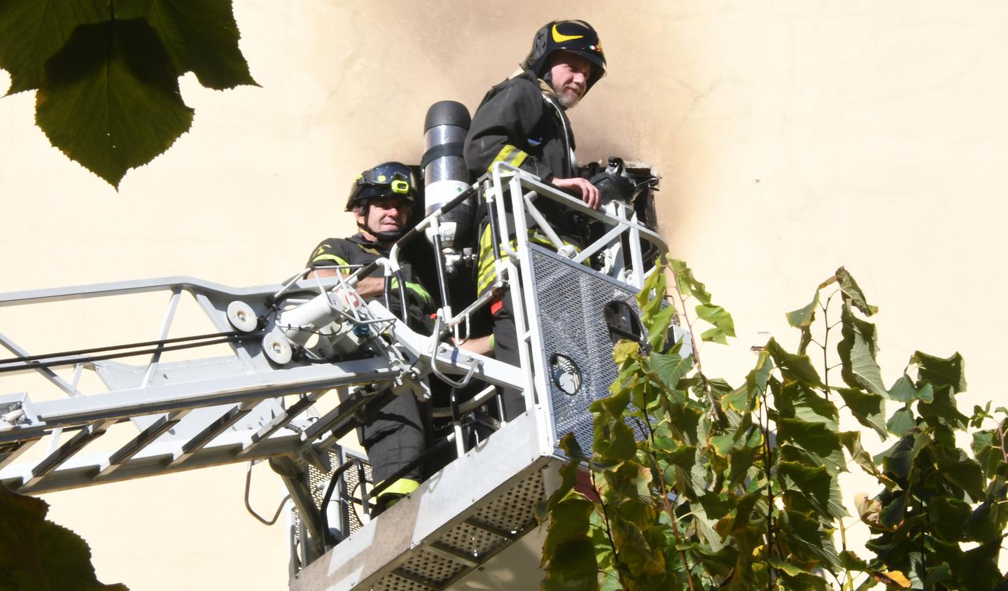 Incendio Di Avenza Il Recupero Degli Alloggi Firmata Lordinanza Per L