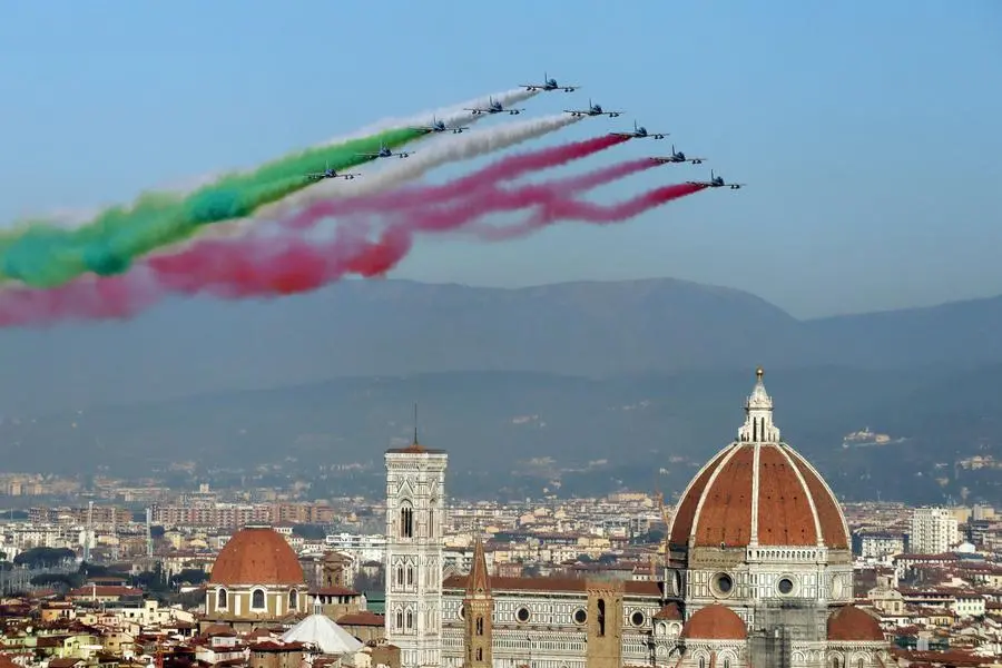 Zeffirelli, Florence celebrates the master.  Show of the Frecce Tricolori and music: emotions in the Piazzale