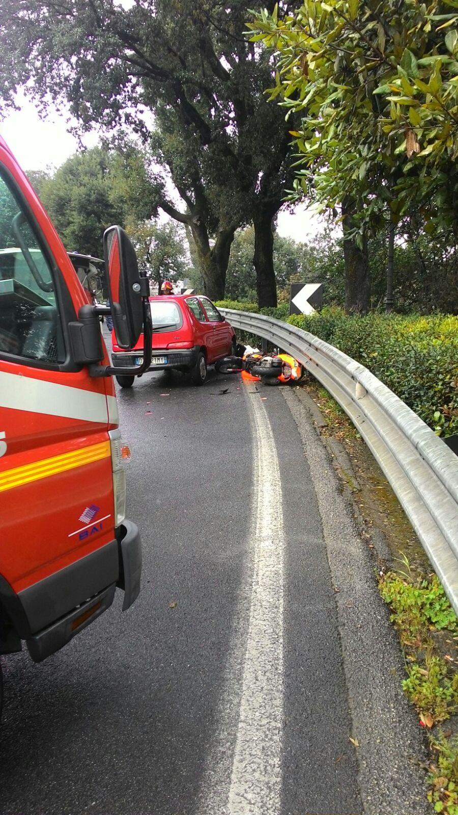 Violento Scontro Tra Auto E Moto Al Piazzale: Grave Centauro