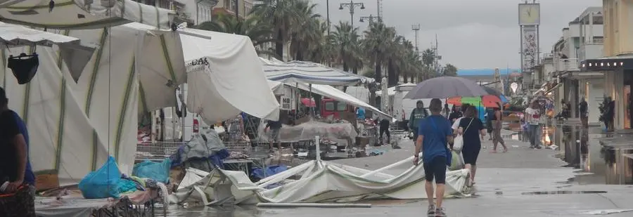 Tempesta perfetta sulla Versilia