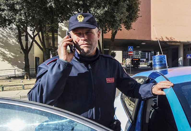 Rissa Fuori Da Un Bar Denunciati Quattro Stranieri 9055