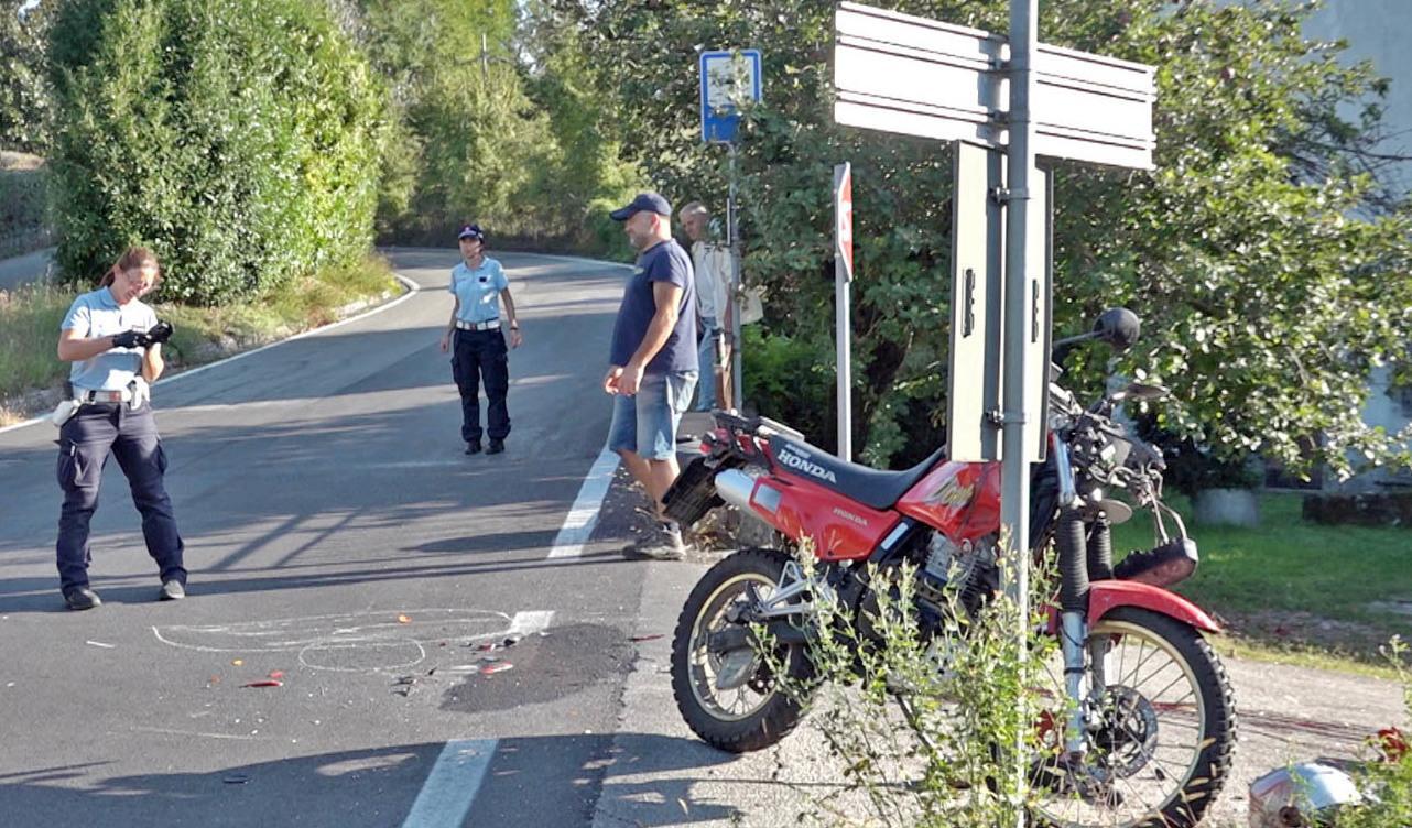 Muore Dopo Il Tragico Schianto. Scontro Tra Una Moto E Un Furgoncino