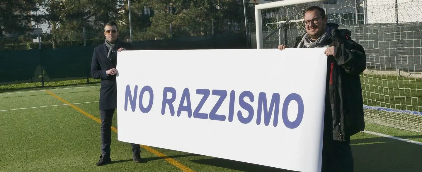 Insulti razzisti, in campo scoppia la rissa: cinque espulsi