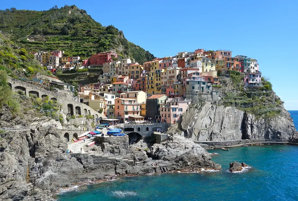 Un tour virtuale tra i vigneti terrazzati delle Cinque Terre